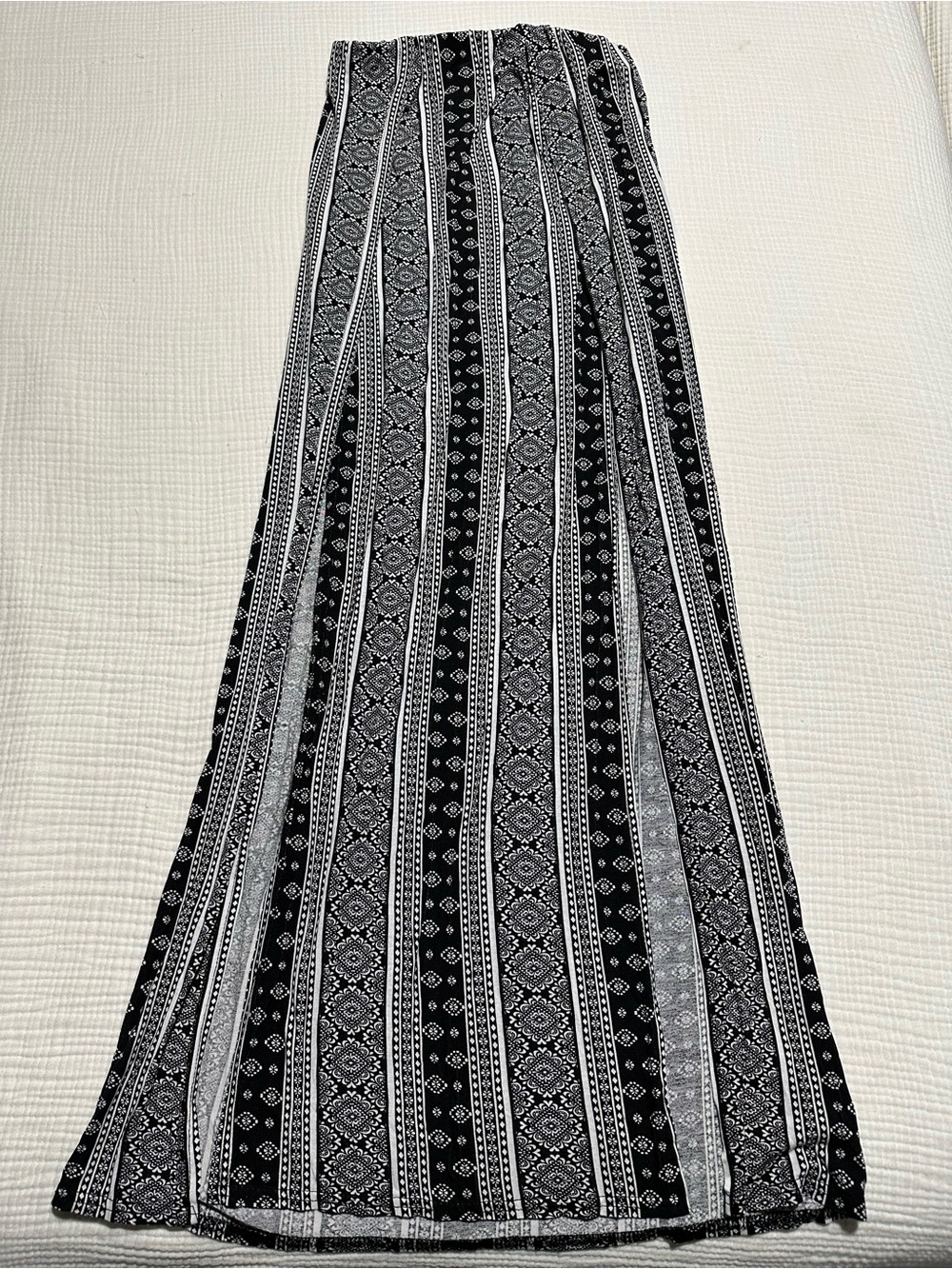 boohoo Black and White Geometric Border Print Maxi Skirt
